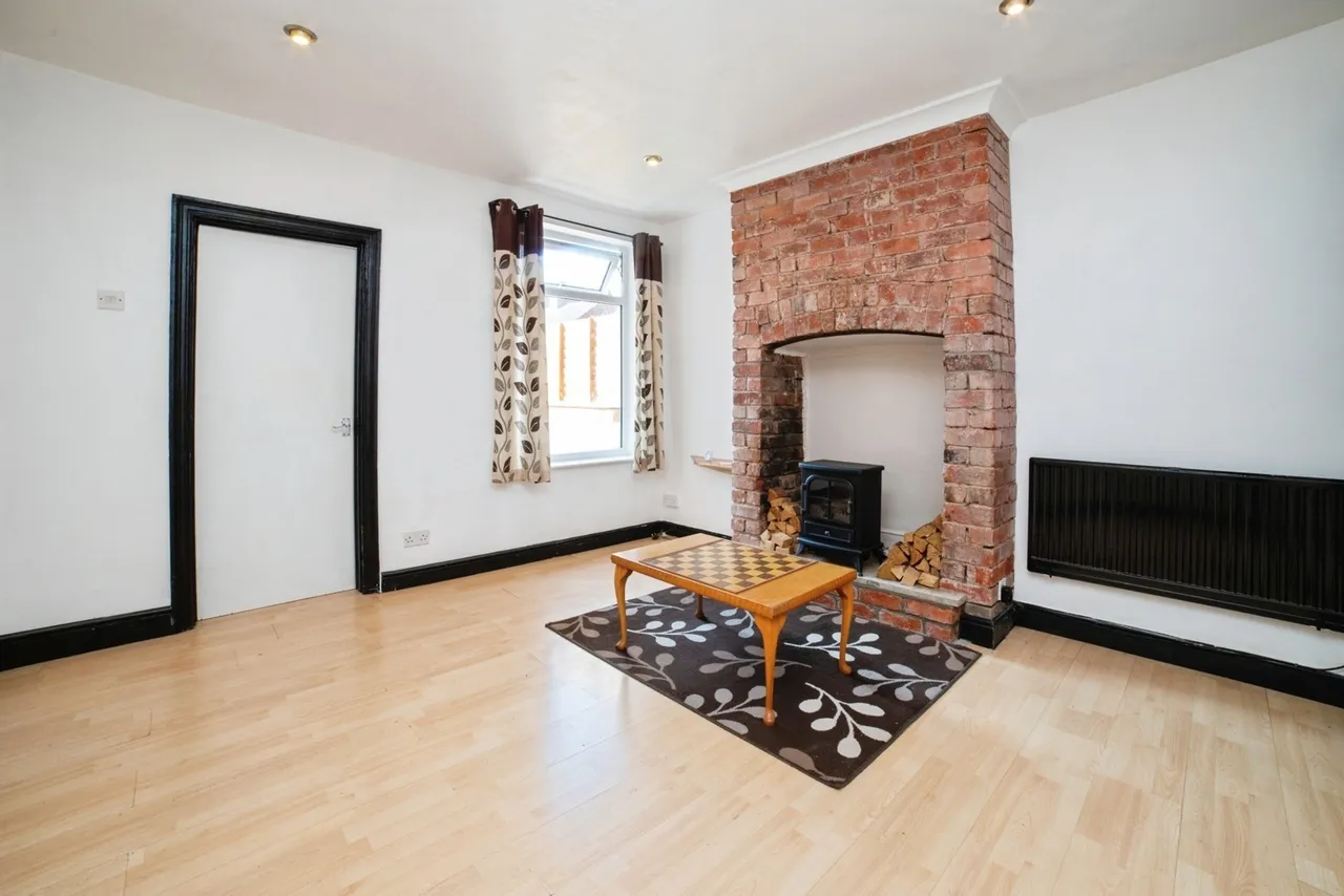 Arundel Drive, Mansfield, Nottinghamshire, NG19, photo 2
