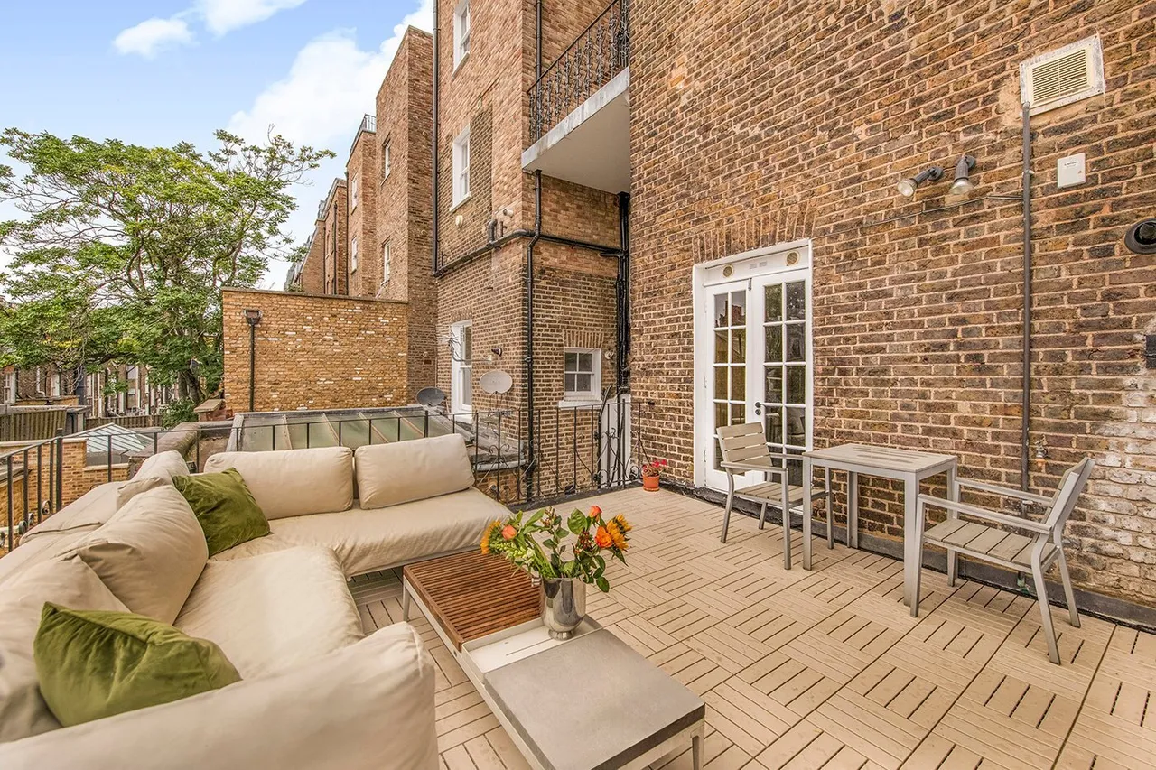 1 bed flat to rent, Beaufort Gardens, Knightsbridge, SW3