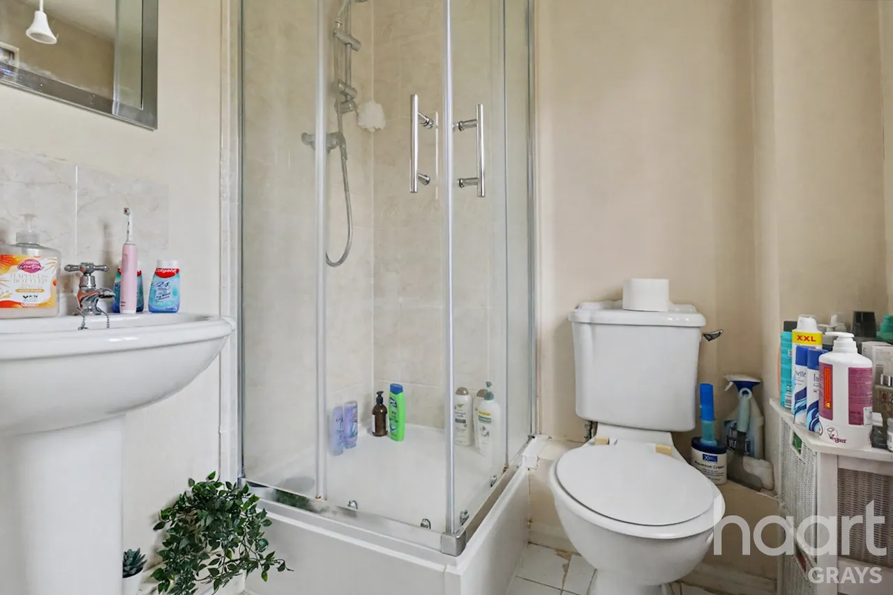 Triumph Close, Grays, RM16, photo 13