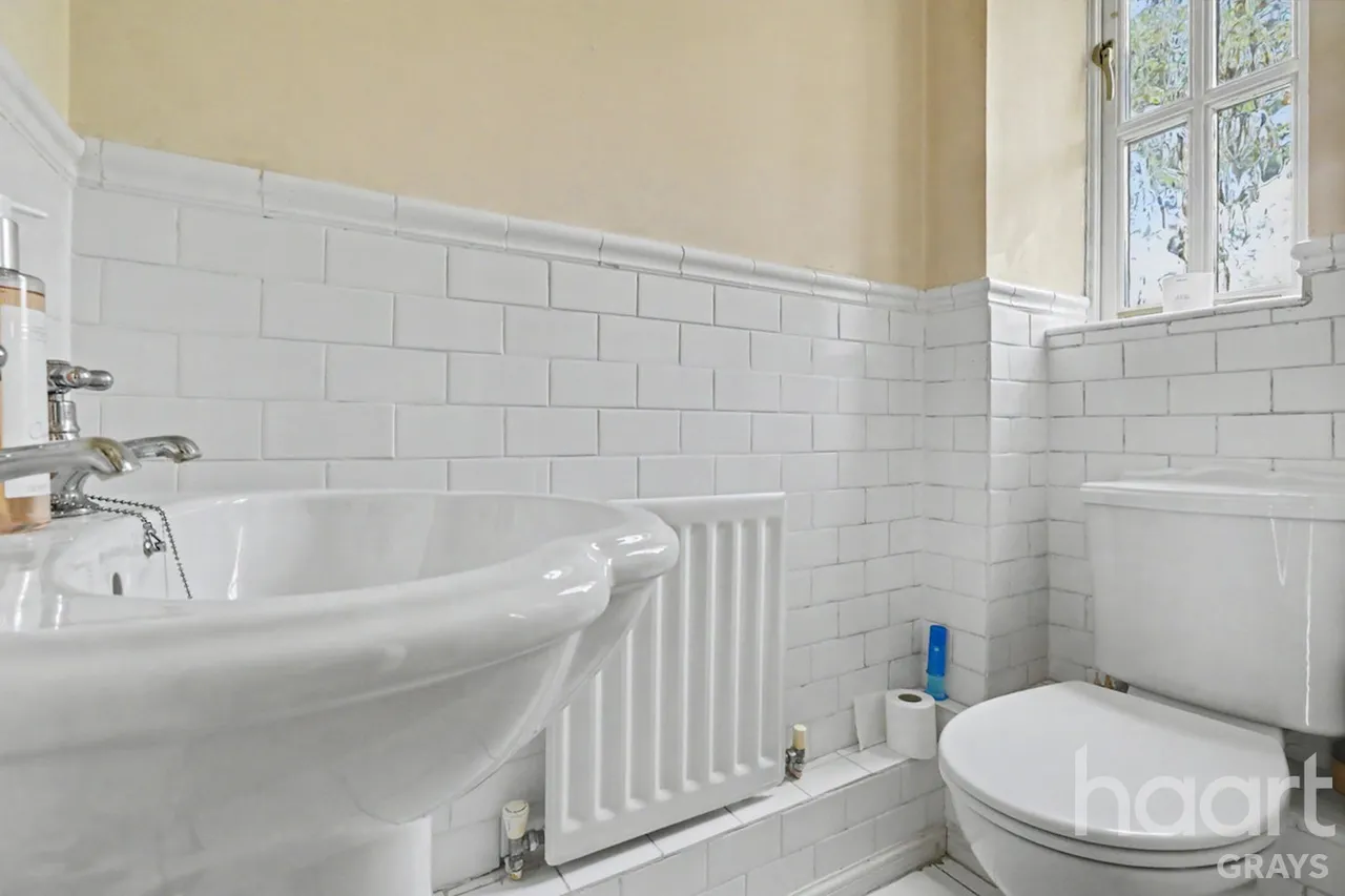 Triumph Close, Grays, RM16, photo 14