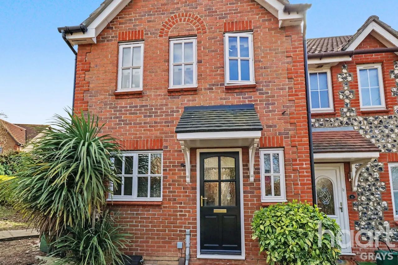 3 bed house for sale, Triumph Close, Grays, RM16