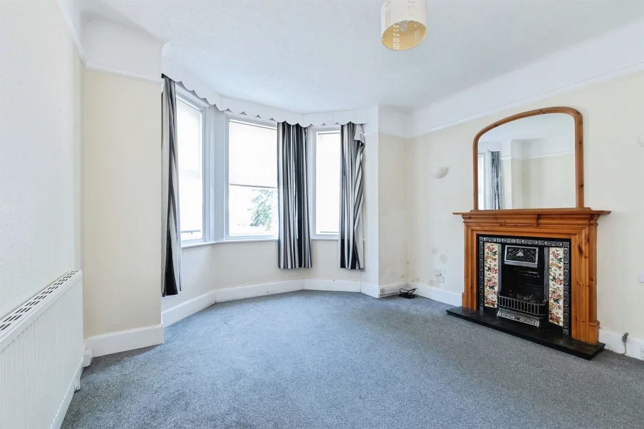 Charminster Avenue, Bournemouth, photo 2