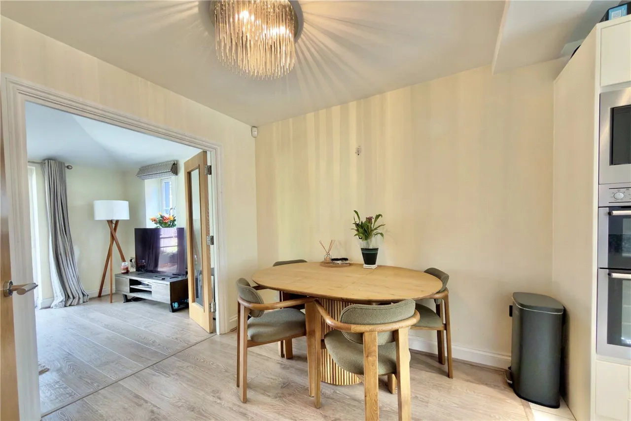 Aylesbury End, Beaconsfield, HP9, photo 5