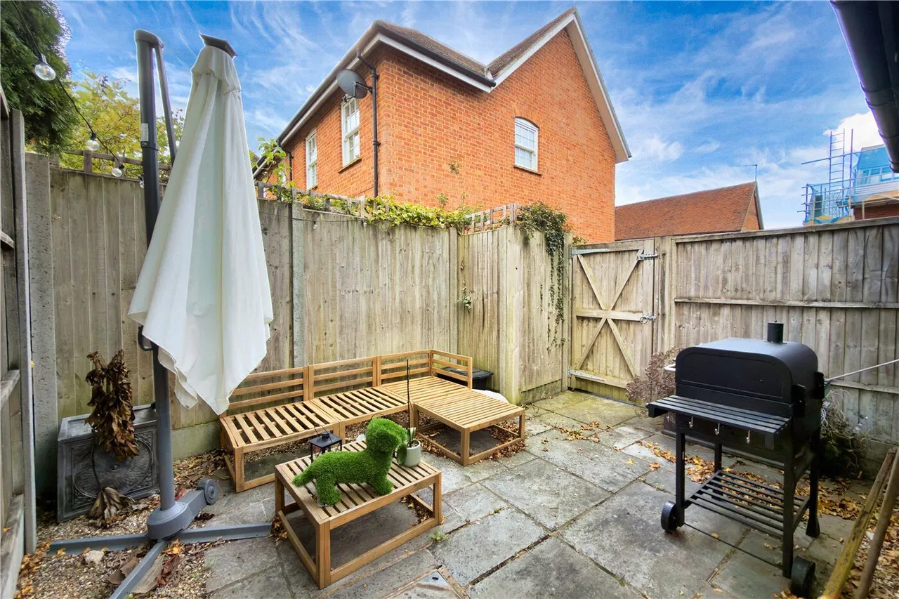 Aylesbury End, Beaconsfield, HP9, photo 12