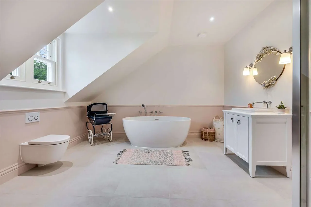 Kilmington Close, Hutton Mount, CM13, photo 32