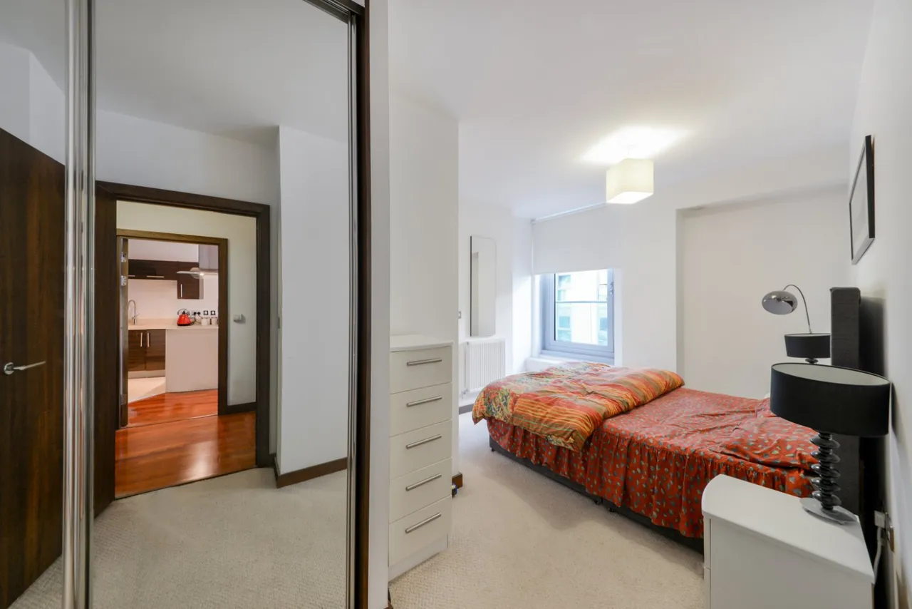 Bridges Court Road, London, SW11, photo 4