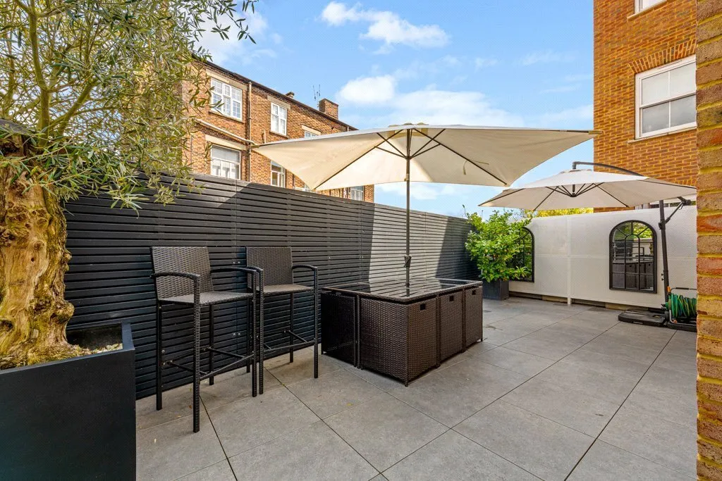 Eden Place, Oxted, RH8, photo 3