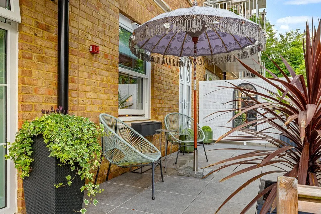 Eden Place, Oxted, RH8, photo 2