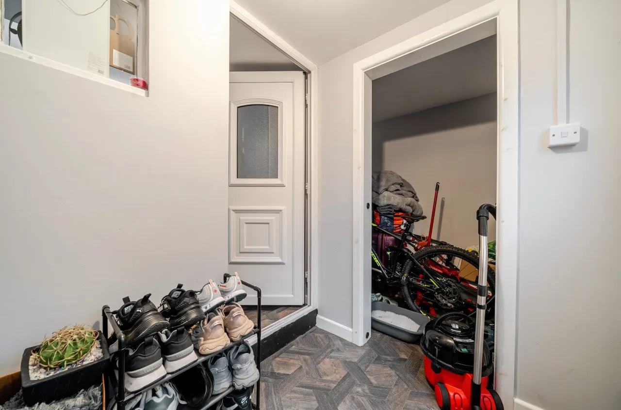 Chaucer Avenue, Pudsey, LS28, photo 17