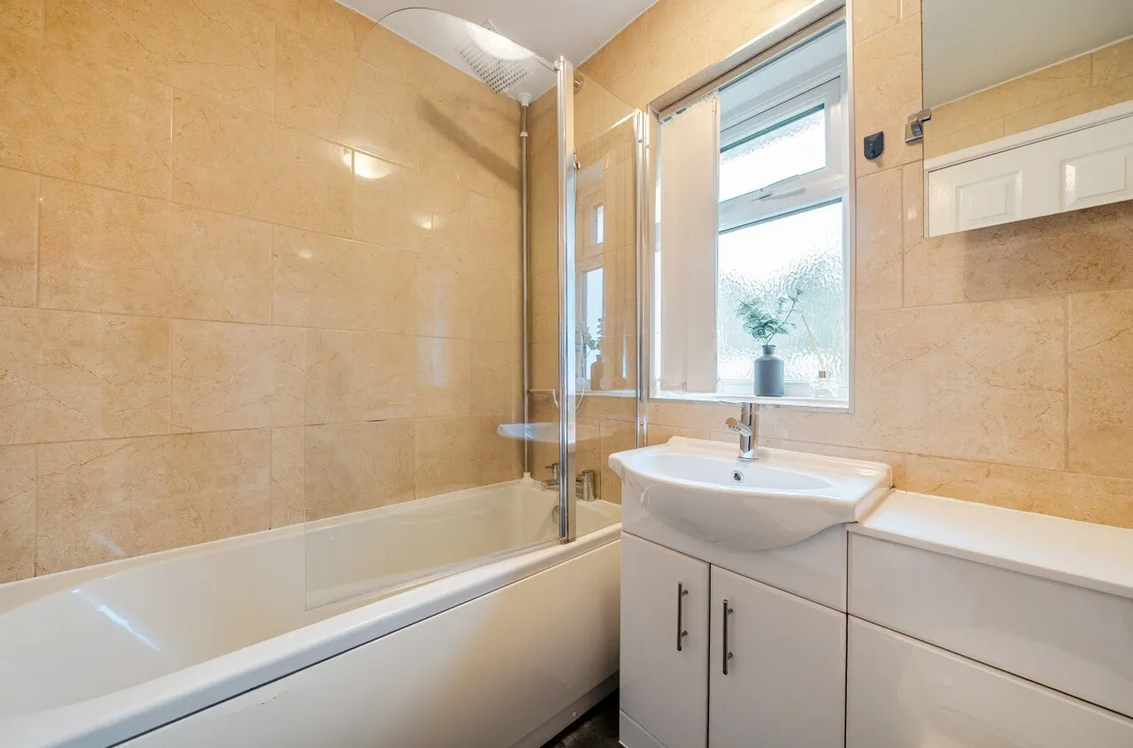 Chaucer Avenue, Pudsey, LS28, photo 7