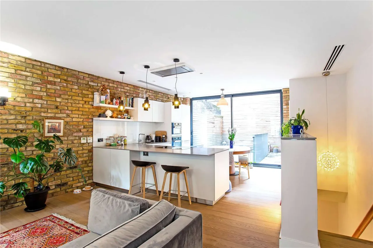 3 bed flat for sale — 12 Richmond Buildings, Soho, London, W1D 3HF