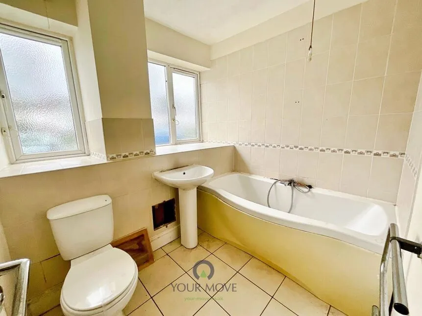 Bristol Road South, Northfield, West Midlands, B31, photo 4