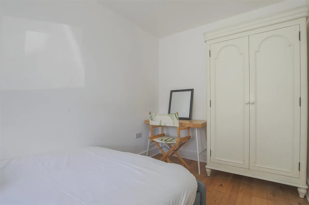 Dedworth Road, Windsor, photo 9