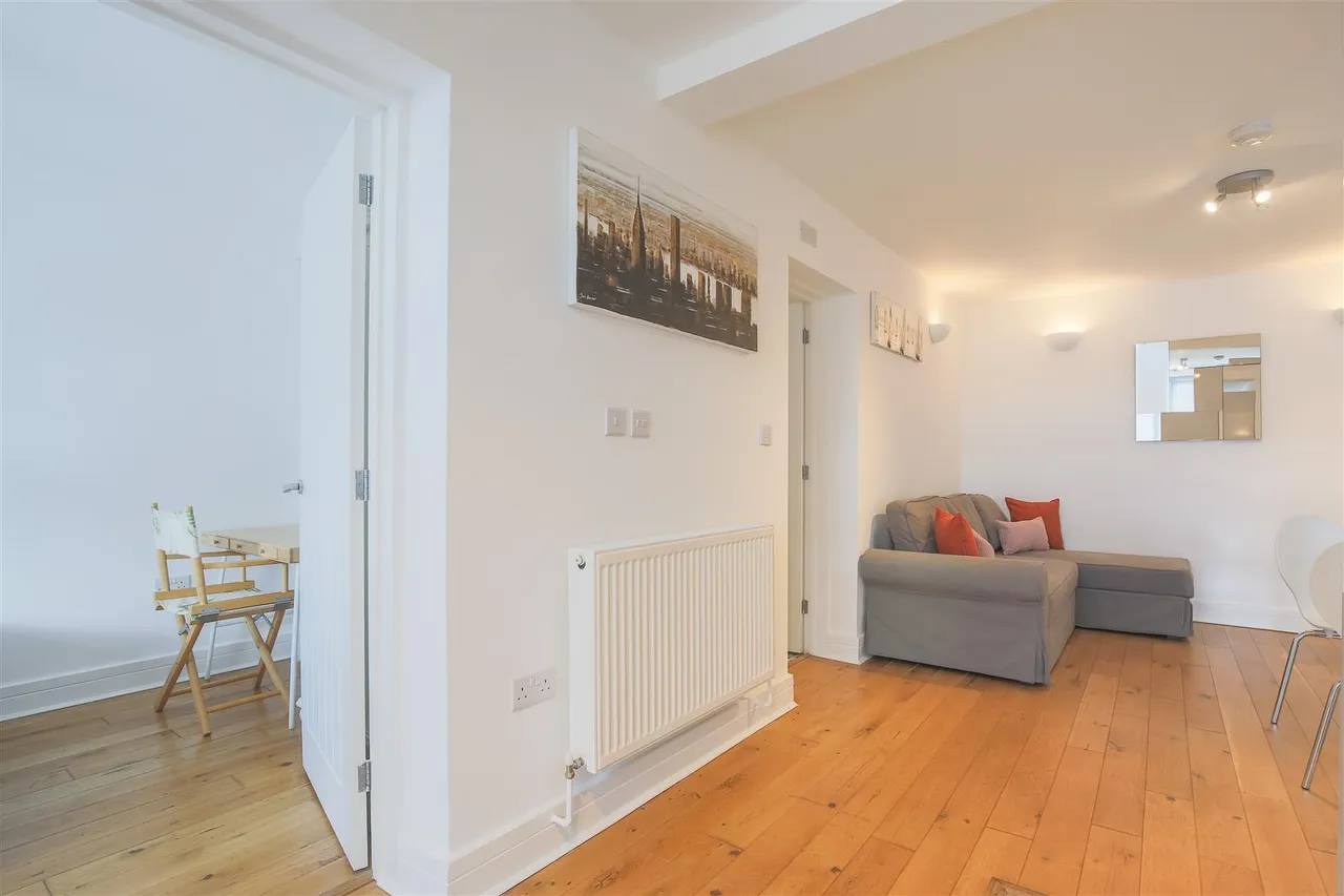 Dedworth Road, Windsor, photo 12