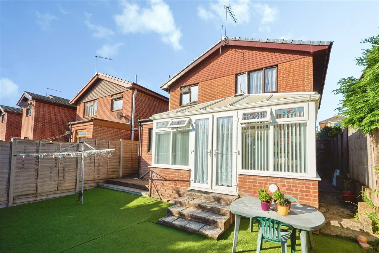 Pitt Street, Ryde, PO33, photo 15