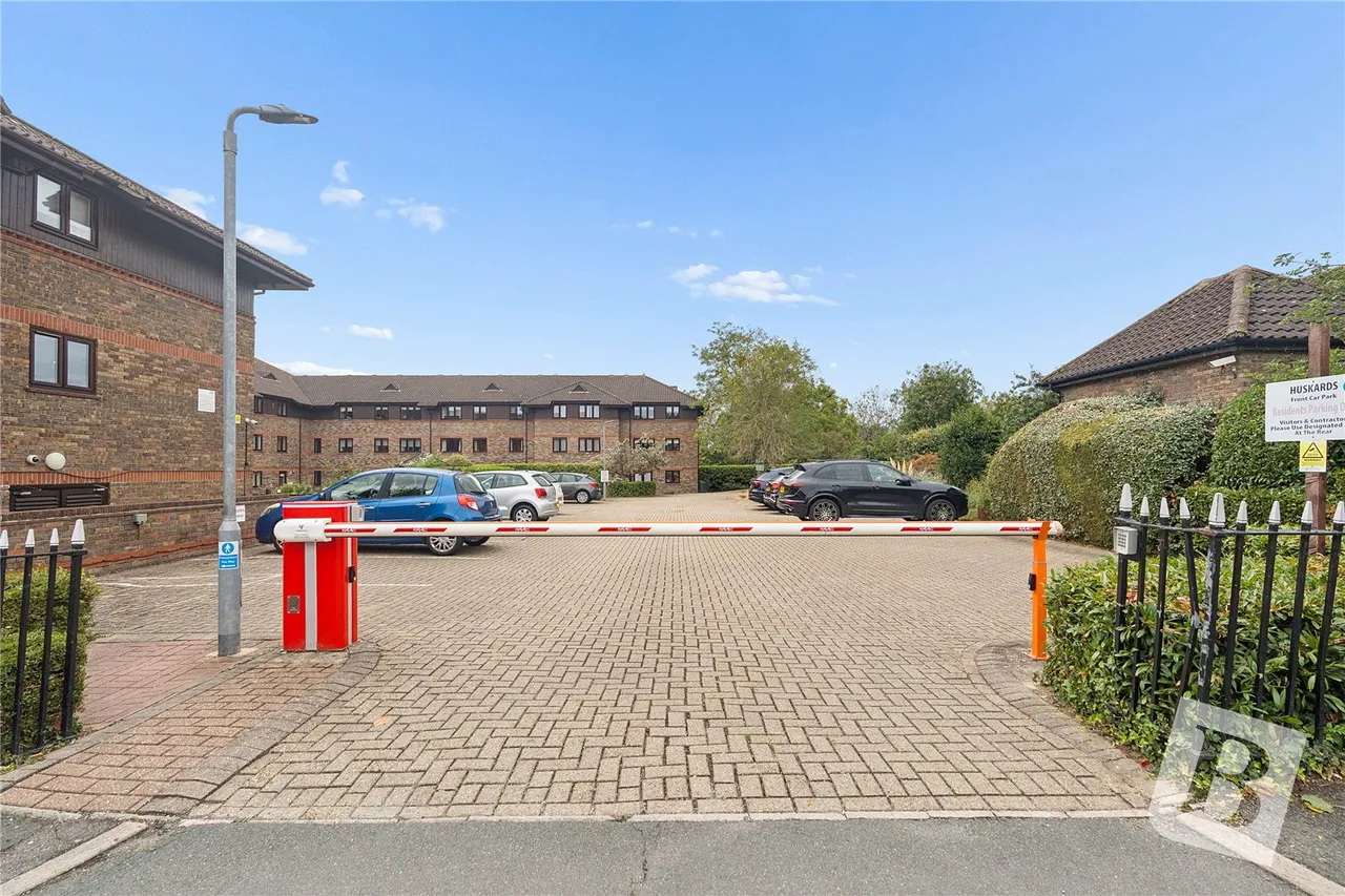Waldegrave Gardens, Upminster, RM14, photo 13