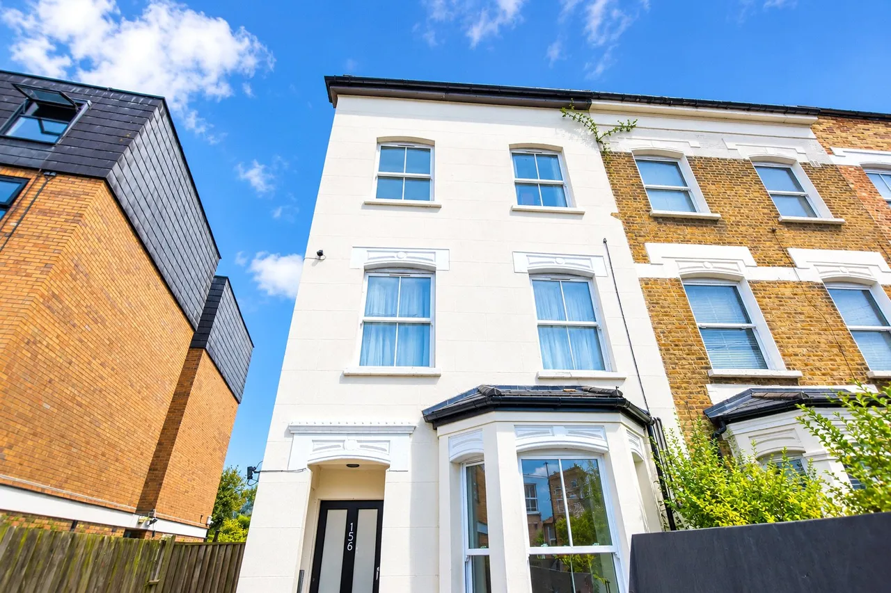 2 bed flat to rent, Birchanger Road, London, SE25