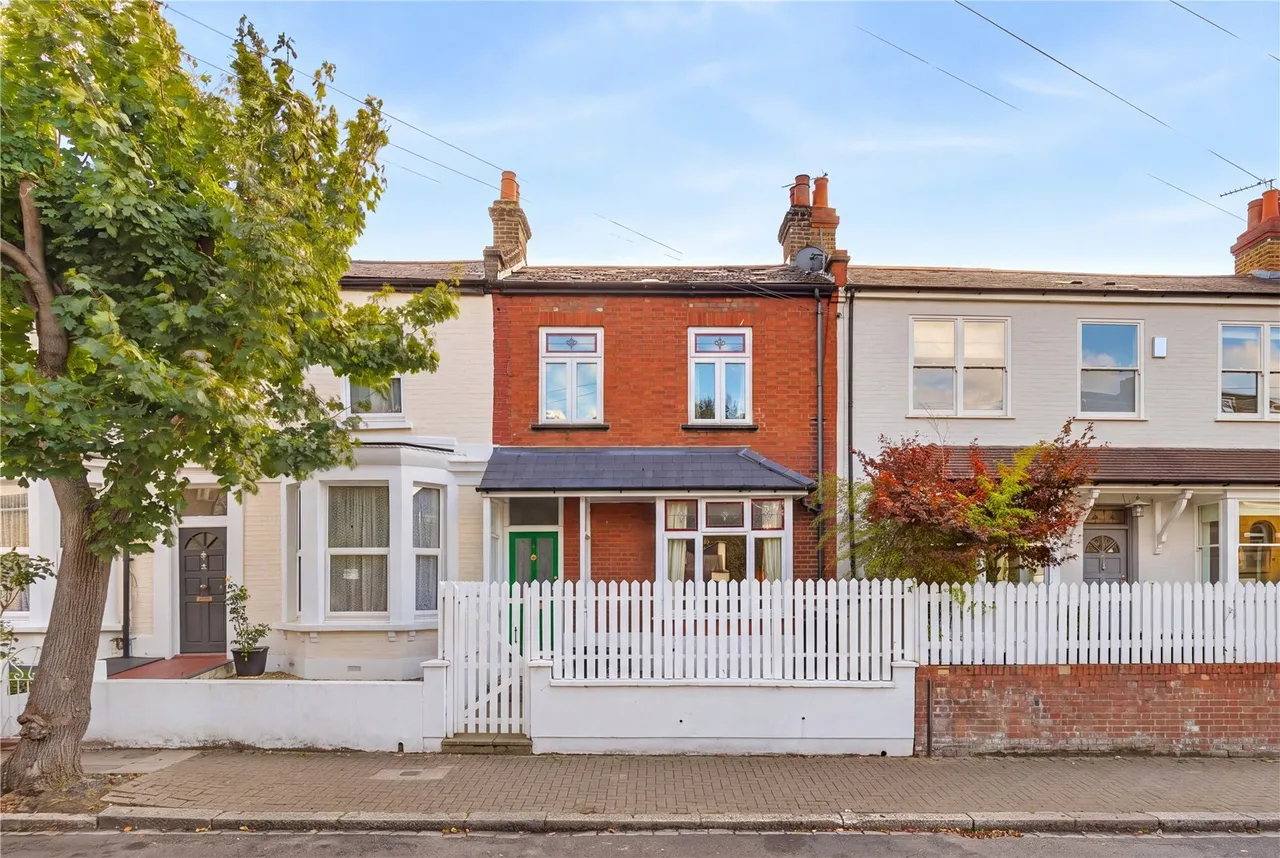 2 bed house for sale, Temperley Road, London, SW12