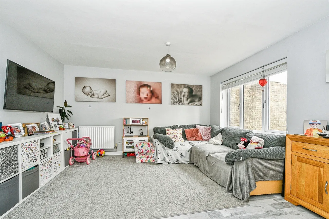 Harrow Close, Swindon, photo 4