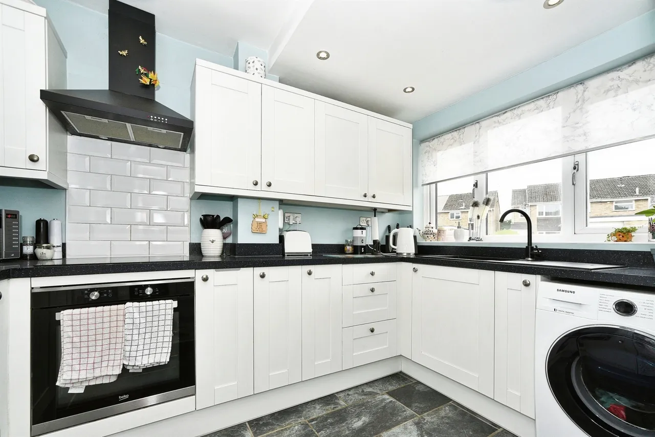 Harrow Close, Swindon, photo 3