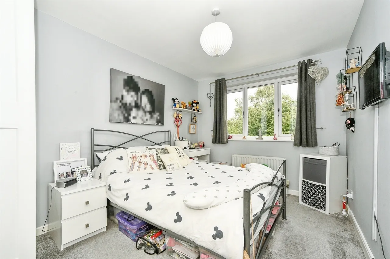 Harrow Close, Swindon, photo 6