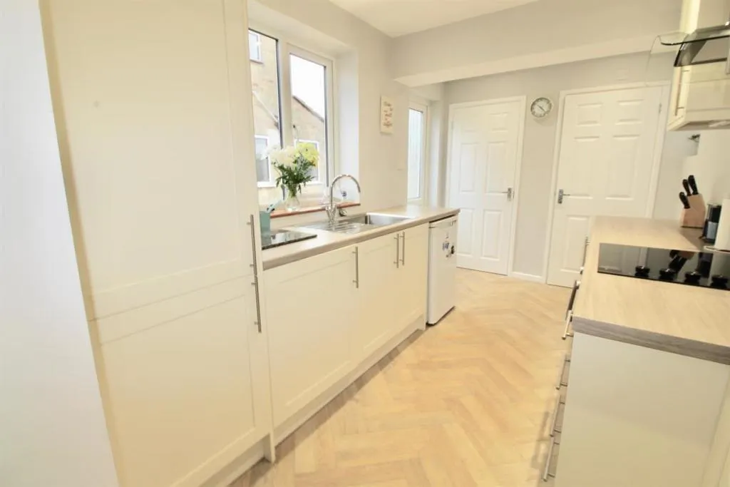 3 bed property to rent, Desborough Avenue, Peterborough, PE2