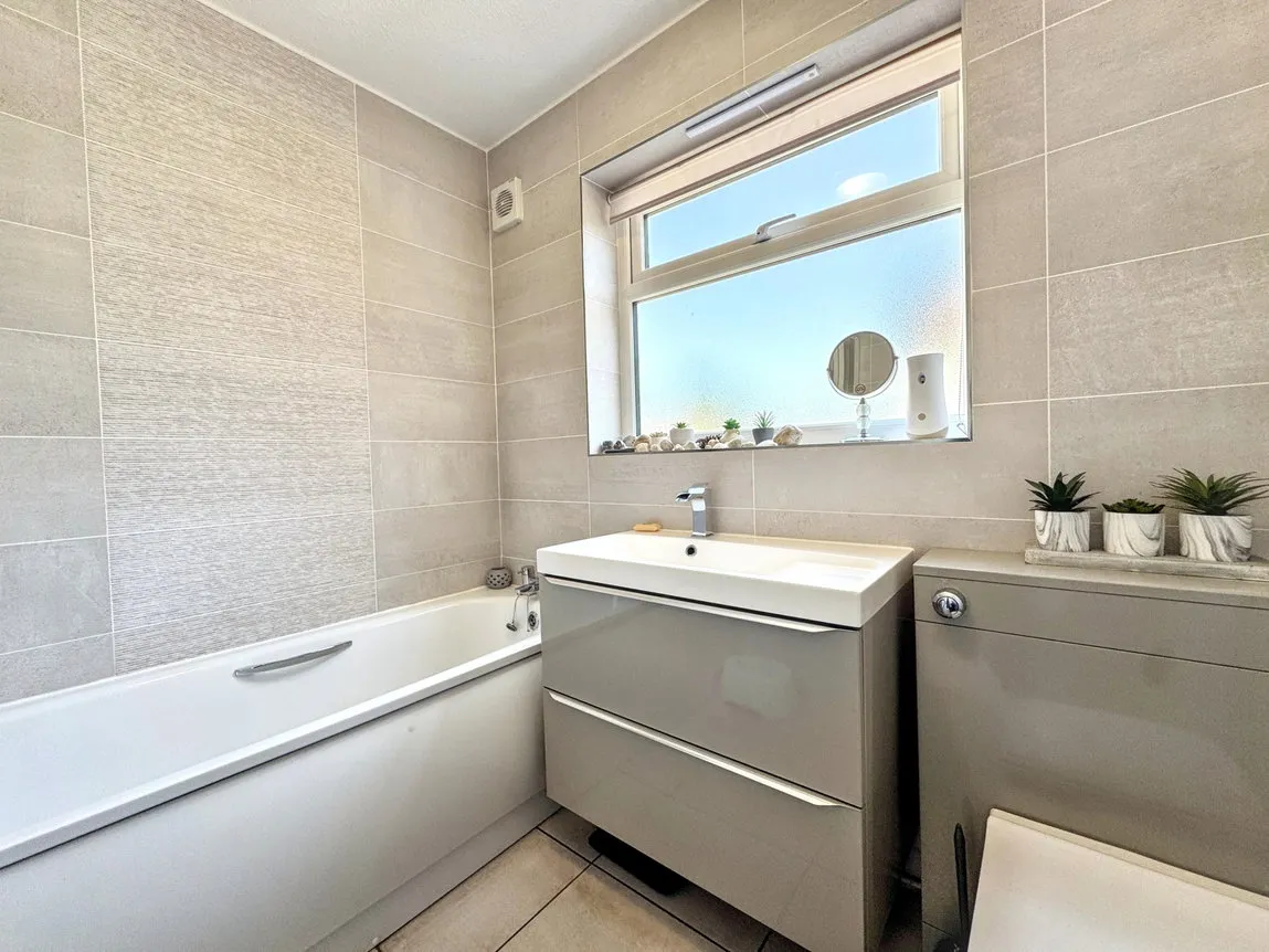 Ffordd Y Berllan, Towyn, Conwy, LL22 9LZ, photo 10