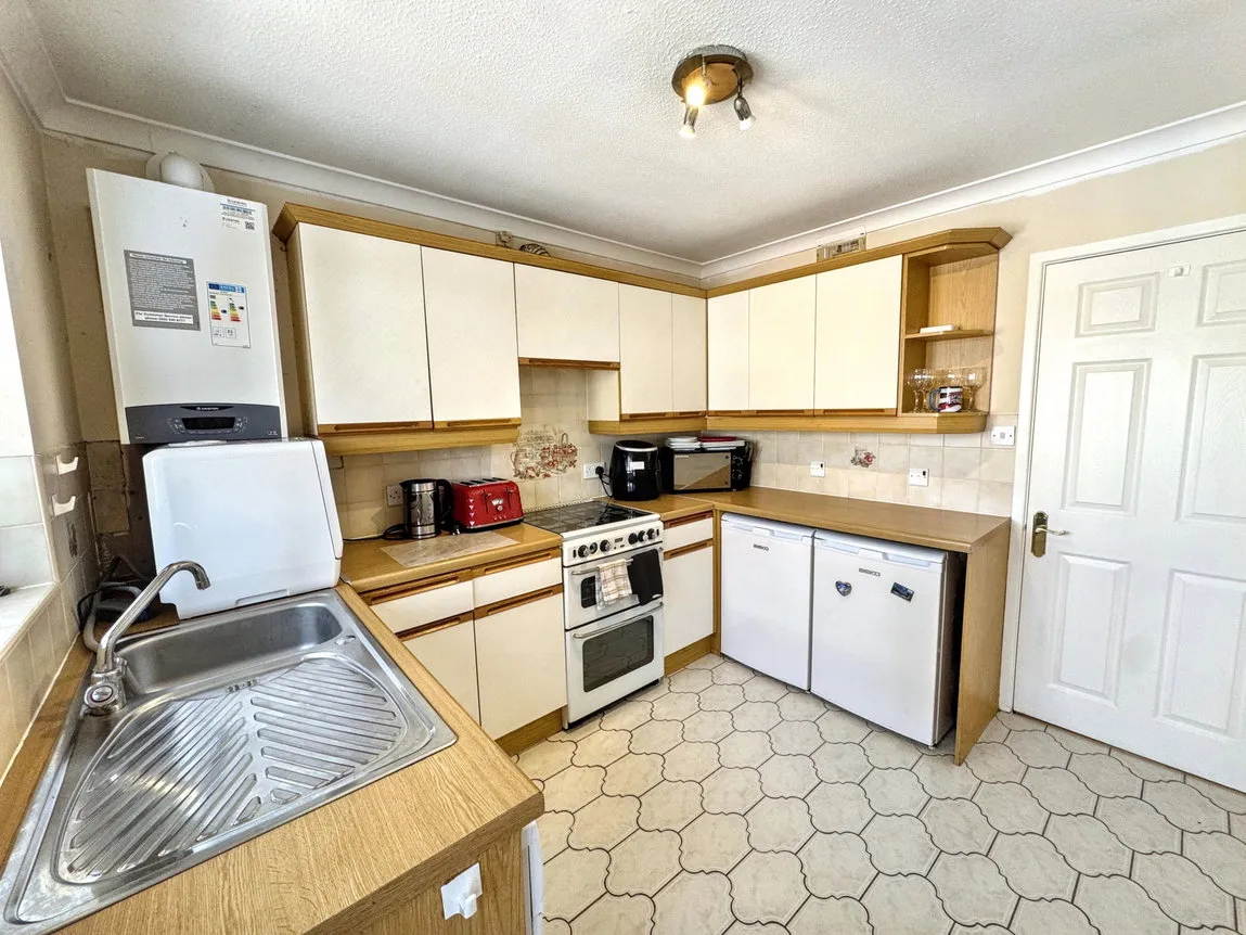 Ffordd Y Berllan, Towyn, Conwy, LL22 9LZ, photo 6