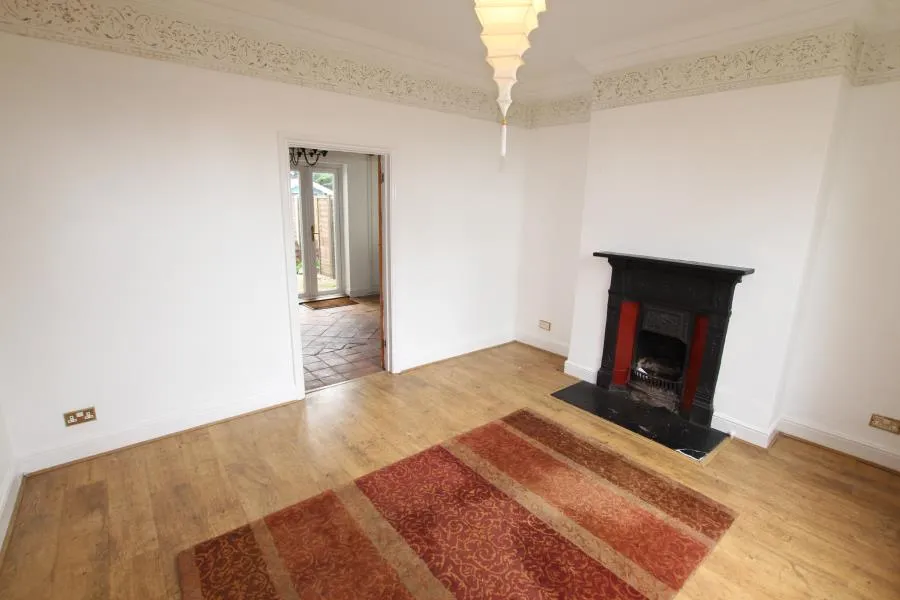 Raglan Road, Woking, GU21, photo 3