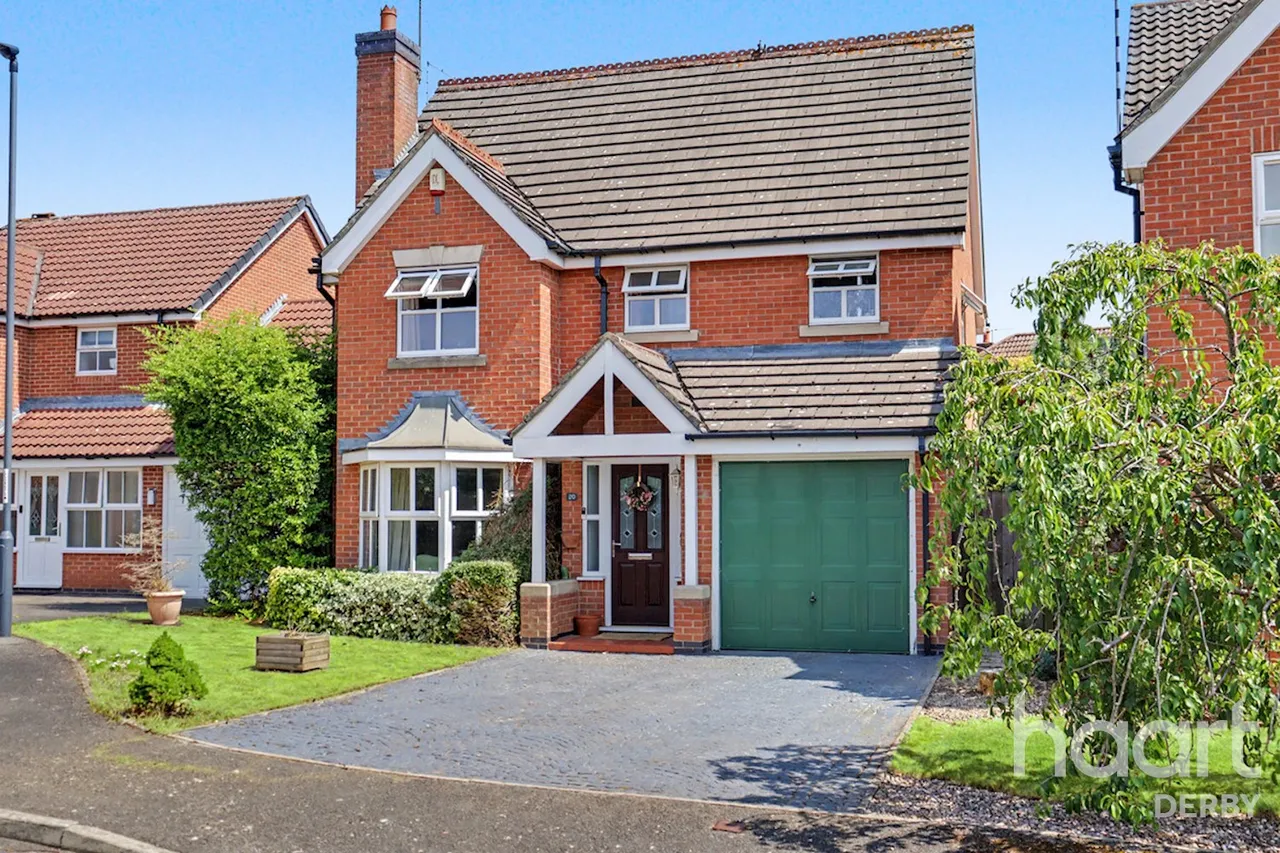 4 bed house for sale, Copse Grove, Heatherton Village, DE23