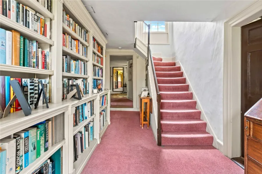 The Bury, A distinguished Grade II listed country house with separate 3-bedroom cottage, SG11, photo 7