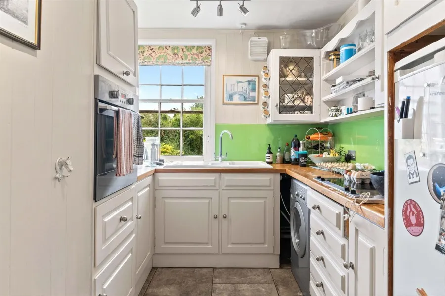 The Bury, A distinguished Grade II listed country house with separate 3-bedroom cottage, SG11, photo 27