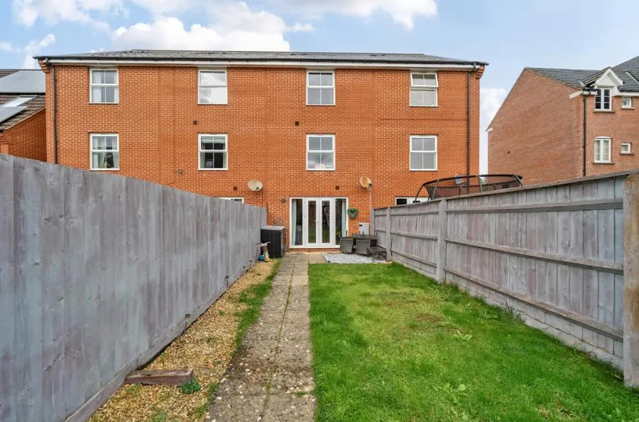 Lavinia Walk, Swindon, SN25, photo 16