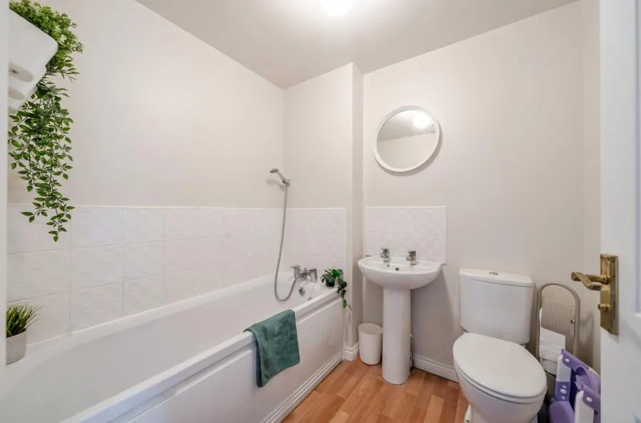 Lavinia Walk, Swindon, SN25, photo 15