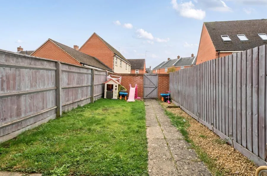 Lavinia Walk, Swindon, SN25, photo 17