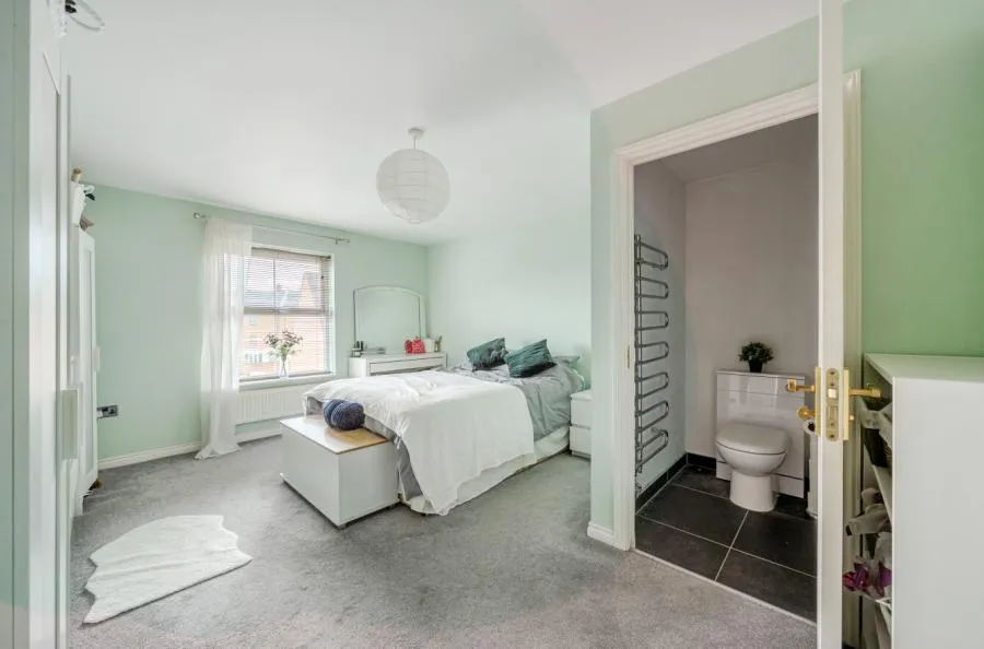 Lavinia Walk, Swindon, SN25, photo 11