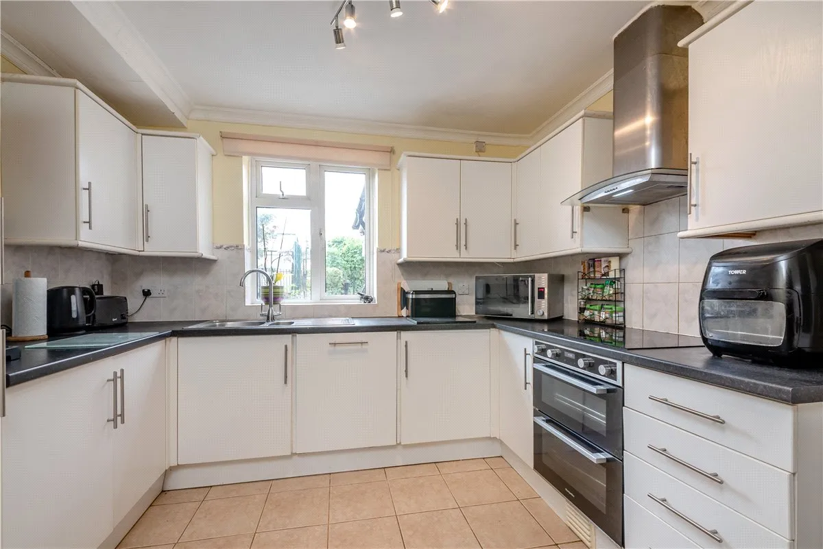 Roberts Road, Barton Stacey, SO21, photo 4