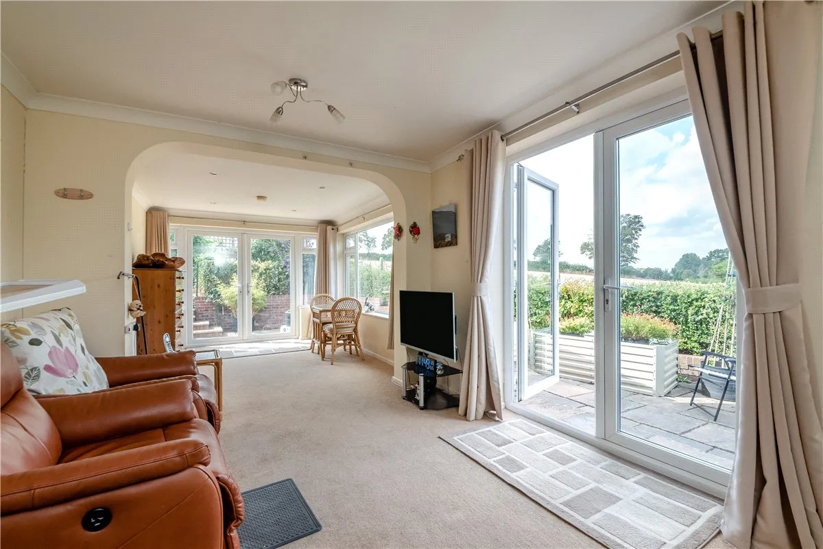 Roberts Road, Barton Stacey, SO21, photo 3