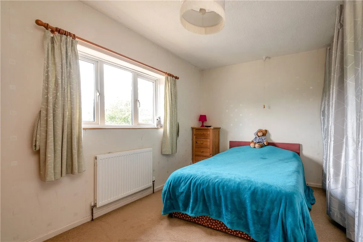 Roberts Road, Barton Stacey, SO21, photo 8