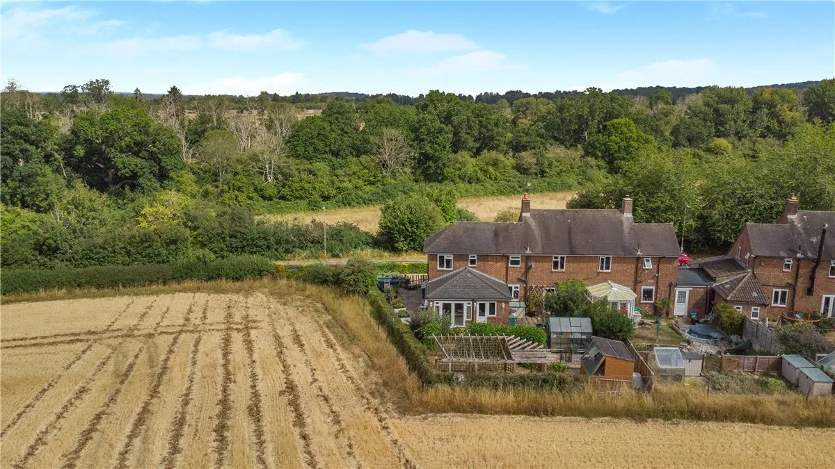 Roberts Road, Barton Stacey, SO21, photo 14