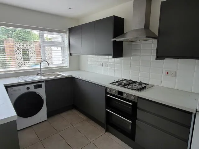 Queens Terrace, Thames Ditton, KT7, photo 4