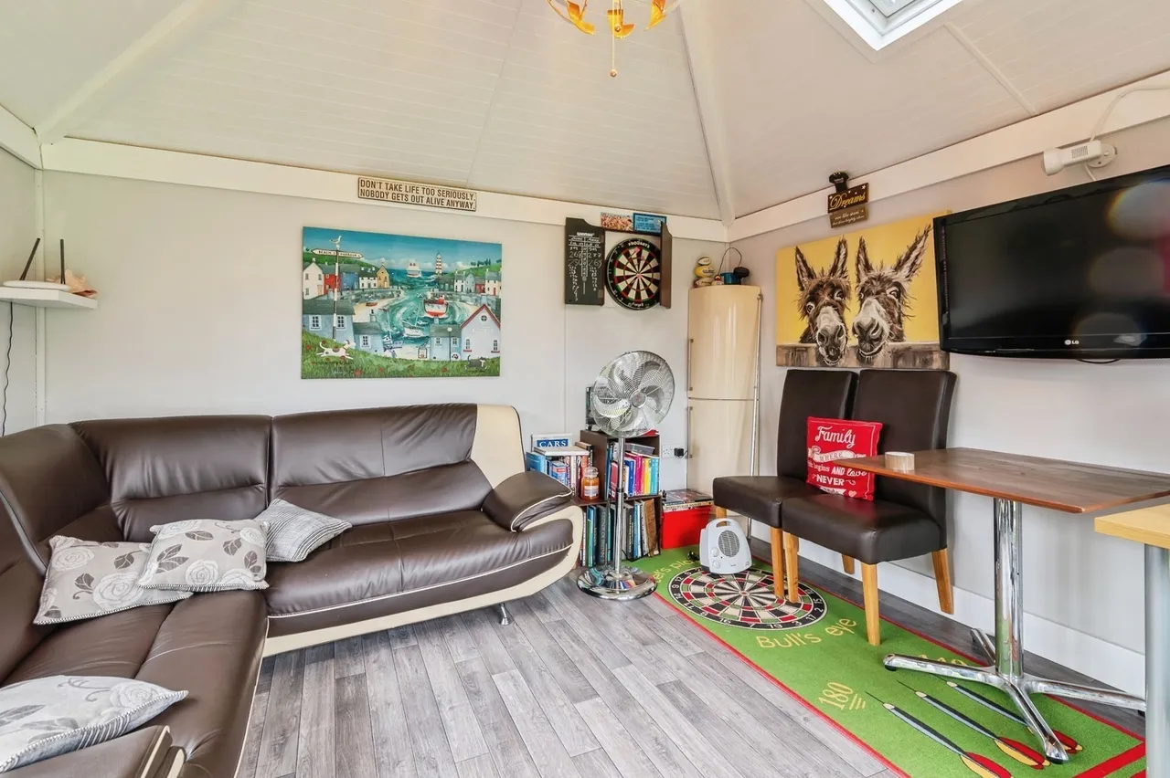 Church Road, Burton Joyce, NG14, photo 17