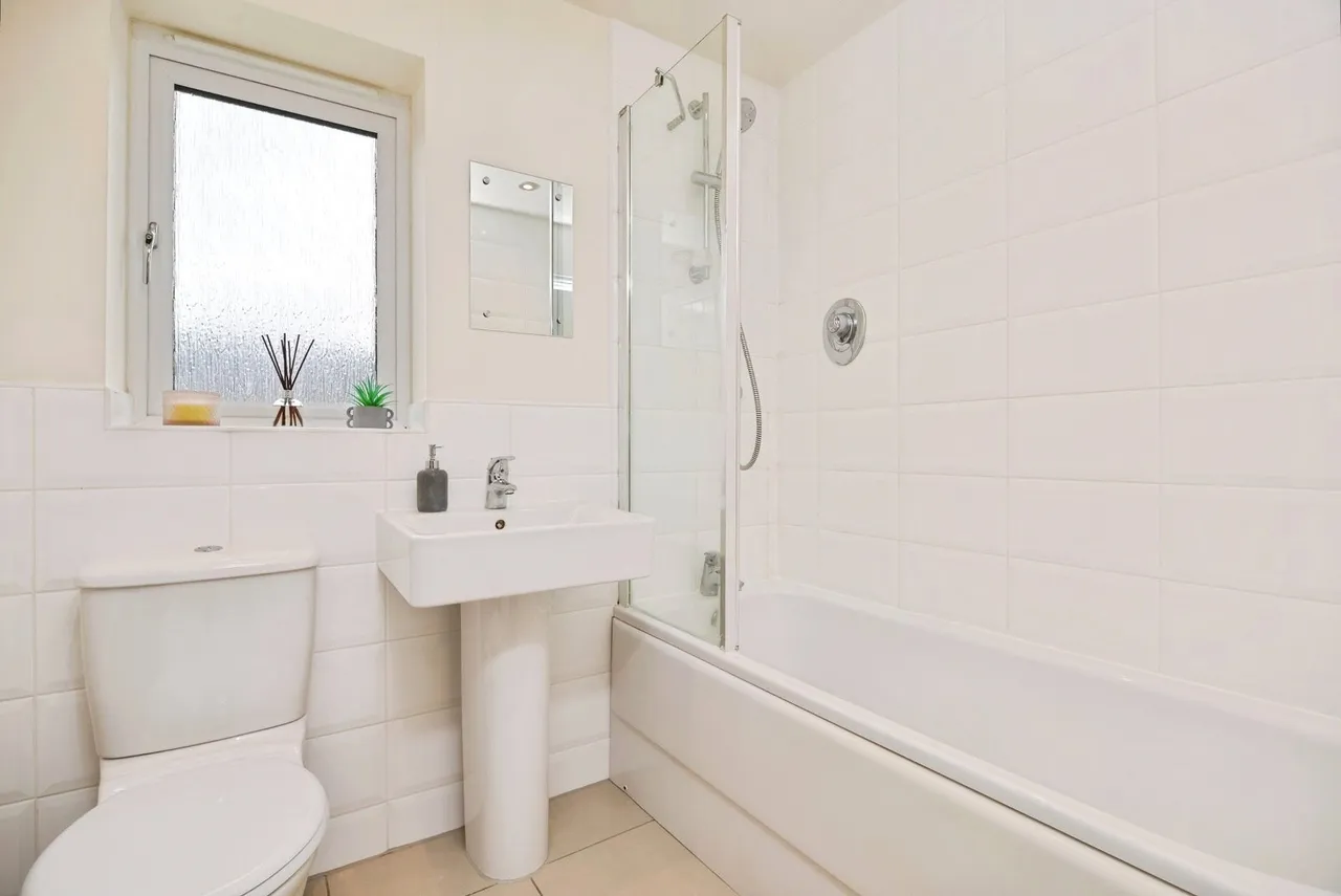 Meadowfields, Morton on Swale, Northallerton, North Yorkshire, DL7, photo 5