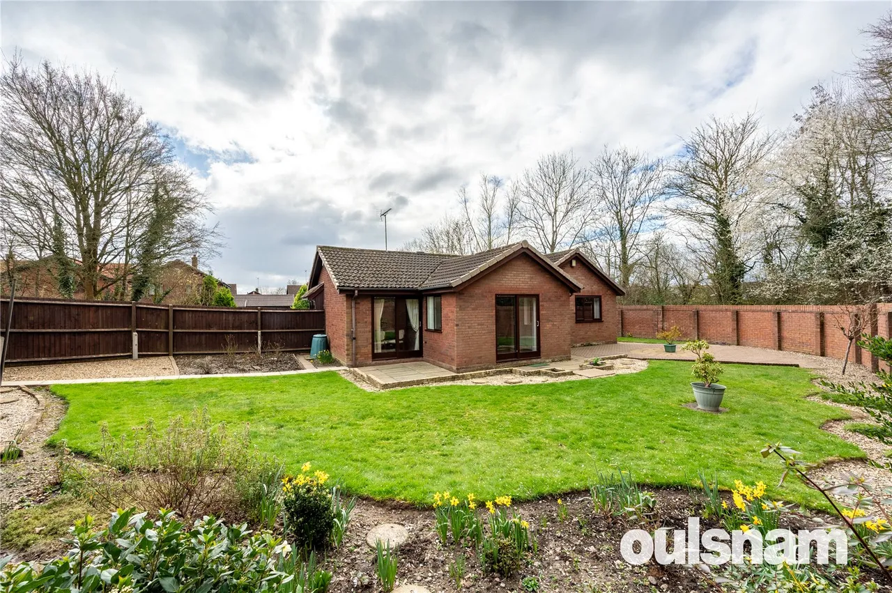 Fairford Close, Church Hill North, Redditch, Worcestershire, B98 9LU, photo 4