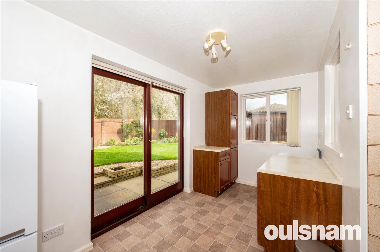 Fairford Close, Church Hill North, Redditch, Worcestershire, B98 9LU, photo 9