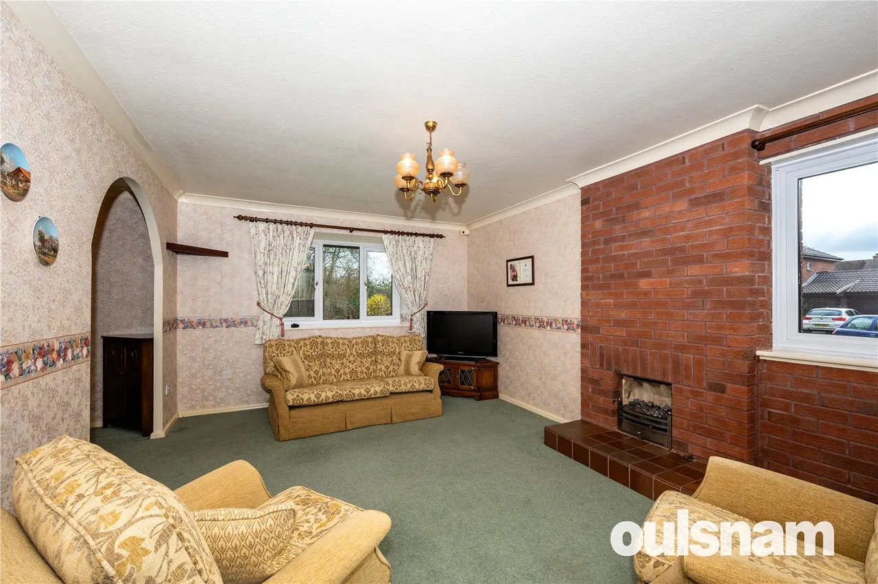 Fairford Close, Church Hill North, Redditch, Worcestershire, B98 9LU, photo 2