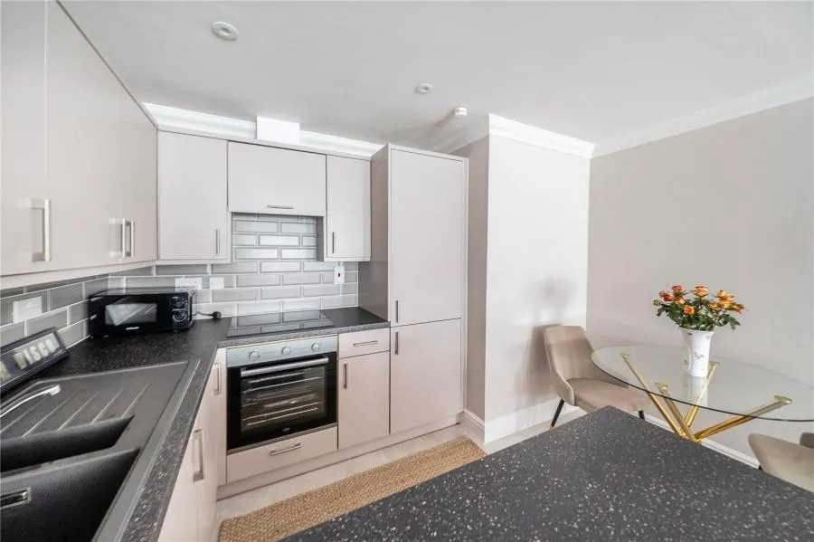 London Road, Ascot, SL5, photo 3