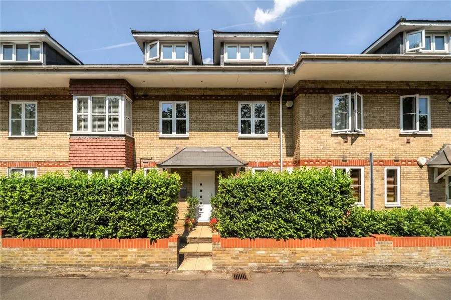 2 bed flat for sale, London Road, Ascot, SL5