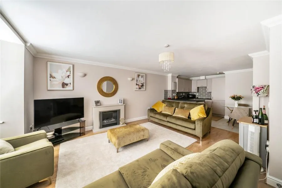 London Road, Ascot, SL5, photo 2