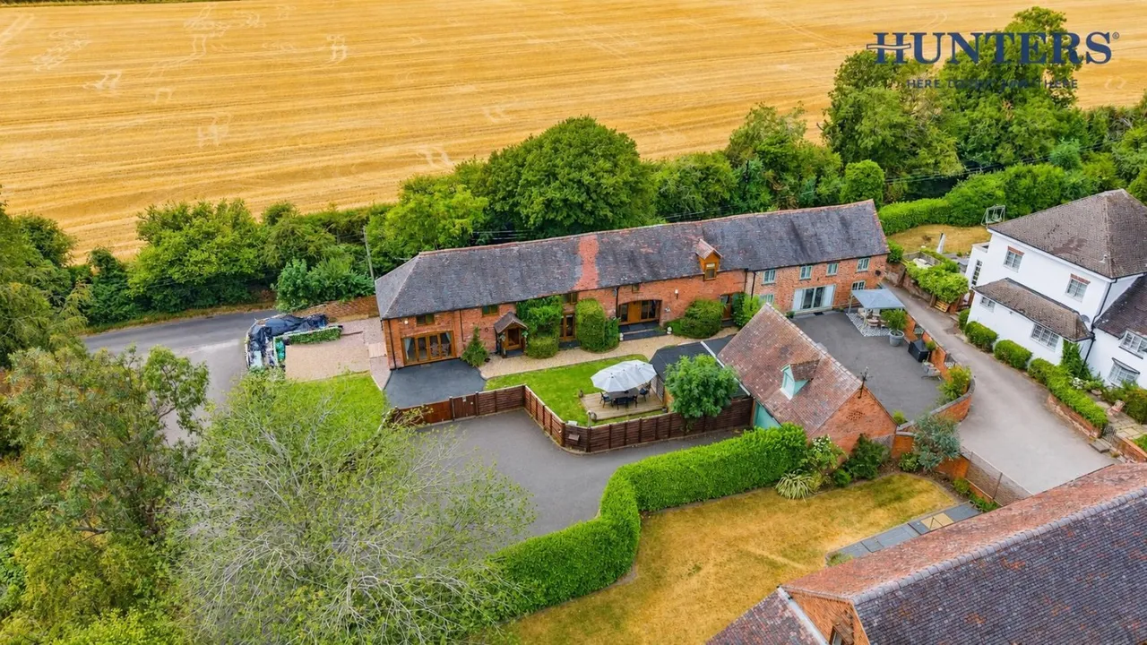 4 bed house for sale — Grange Lane, Lichfield